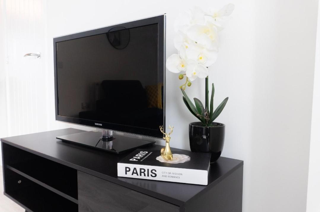 グラスゴー Stylish House With Private Parkingヴィラ エクステリア 写真